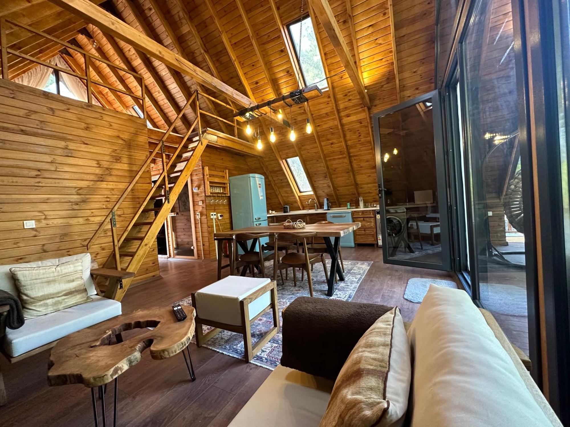 Panurlawoodenhouse Oezel Havuz& Sauna Mavi Ngoại thất bức ảnh