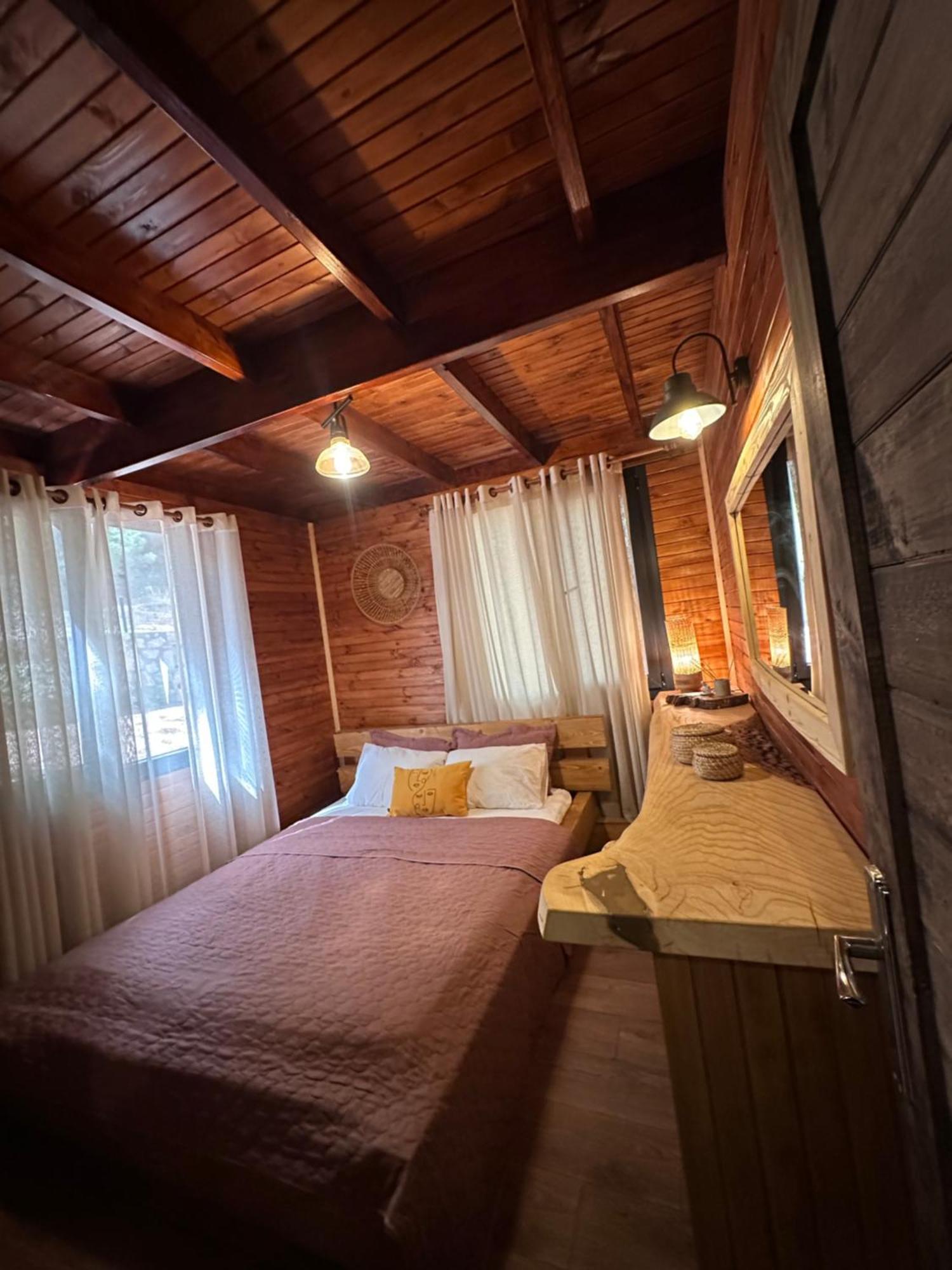 Panurlawoodenhouse Oezel Havuz& Sauna Mavi Ngoại thất bức ảnh